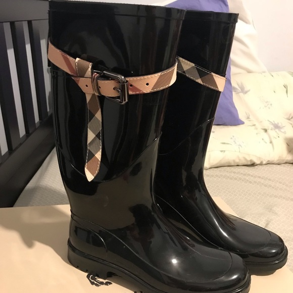 burberry rain boots in snow